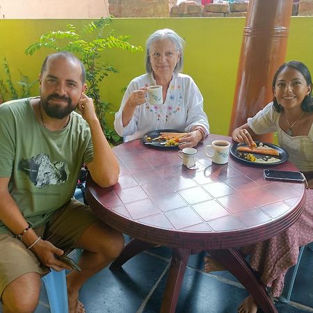 Abhi Homestay ฮัมปี ภายนอก รูปภาพ