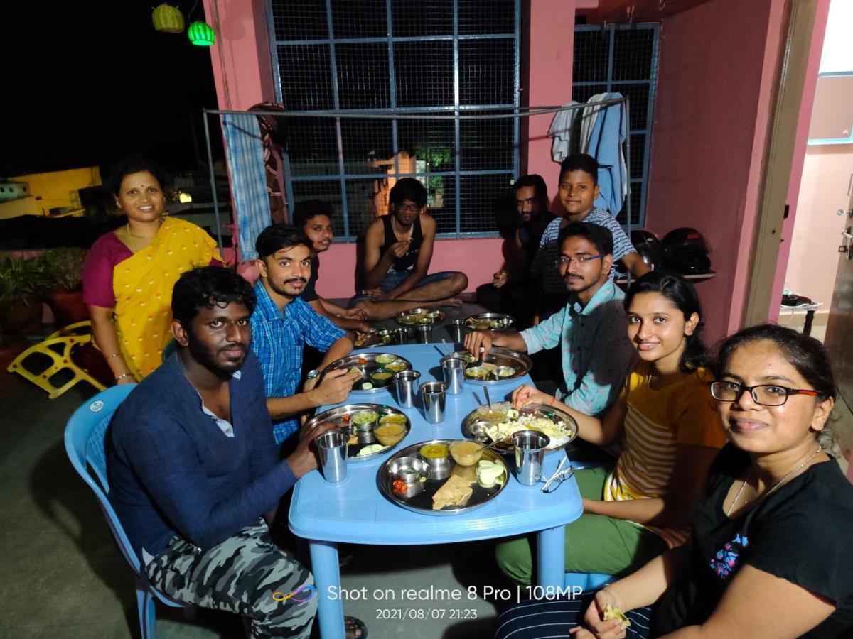Abhi Homestay ฮัมปี ภายนอก รูปภาพ
