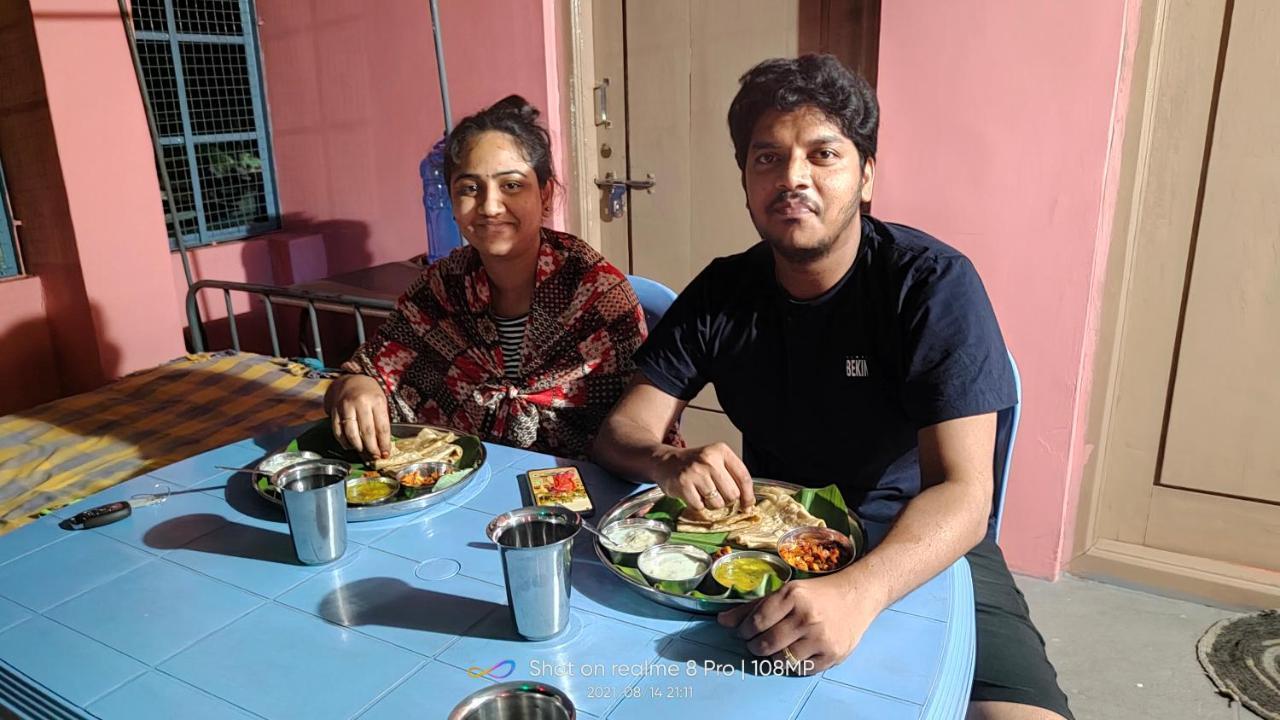 Abhi Homestay ฮัมปี ภายนอก รูปภาพ