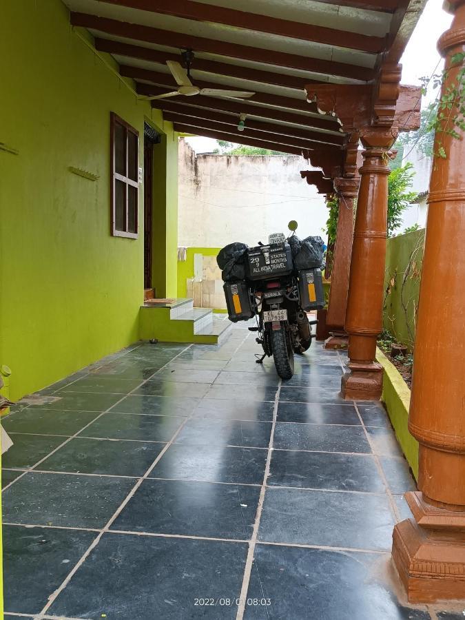 Abhi Homestay ฮัมปี ภายนอก รูปภาพ