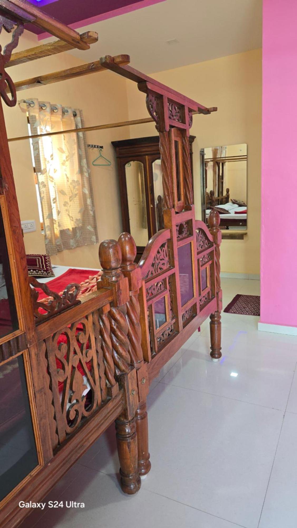 Abhi Homestay ฮัมปี ภายนอก รูปภาพ